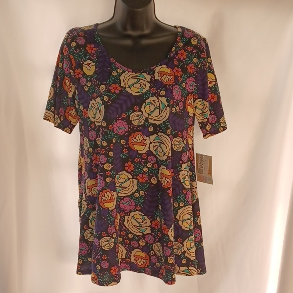 NWT LuLaRoe Classic tee, black with pink & cream rose pattern